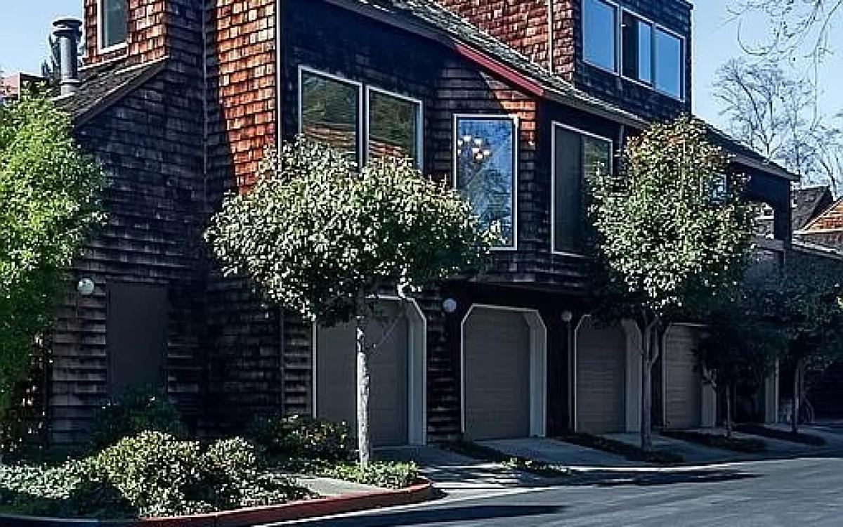 12 Peter Coutts exterior