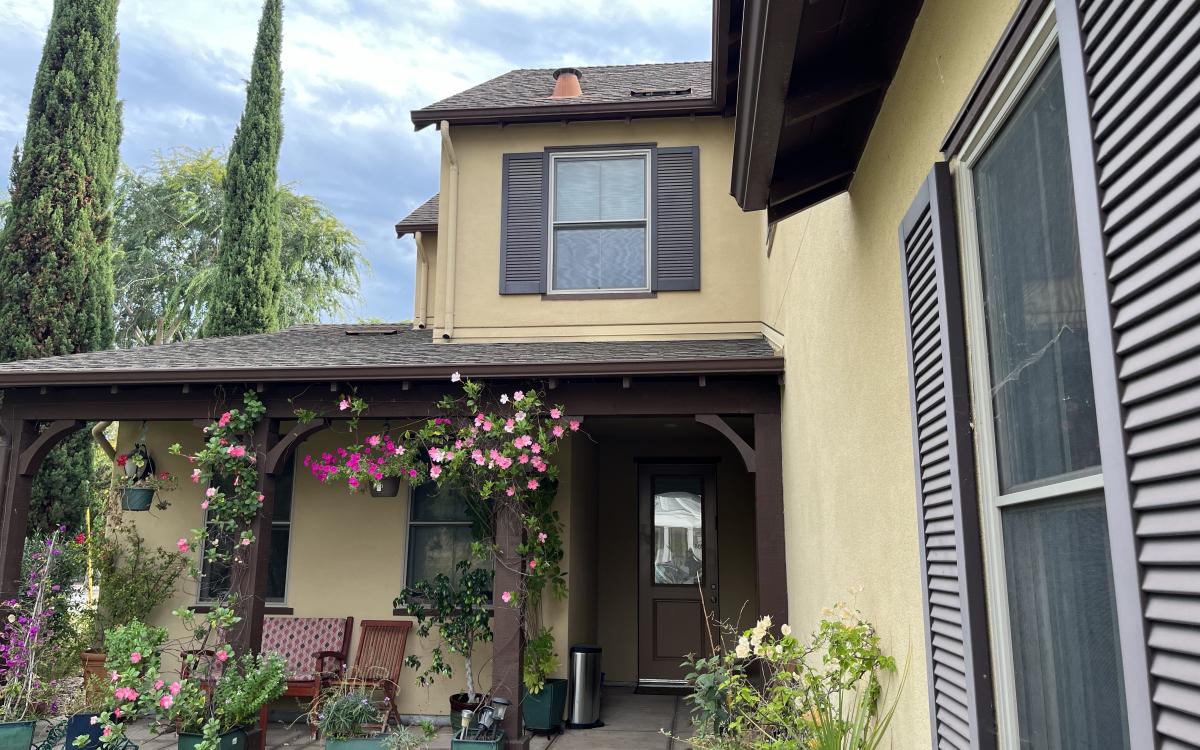 331 Olmsted Exterior Front Courtyard