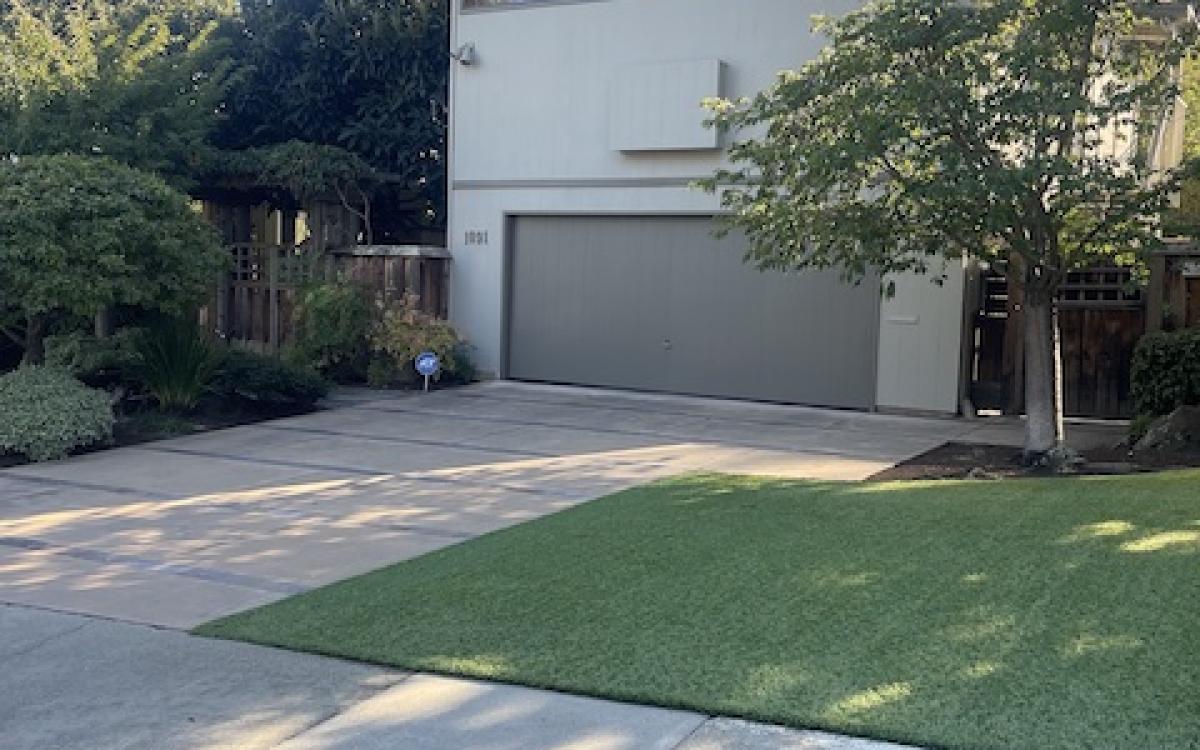 1091 Cathcart Way Front View