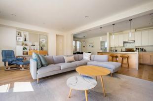 2500 Bowdoin Interior